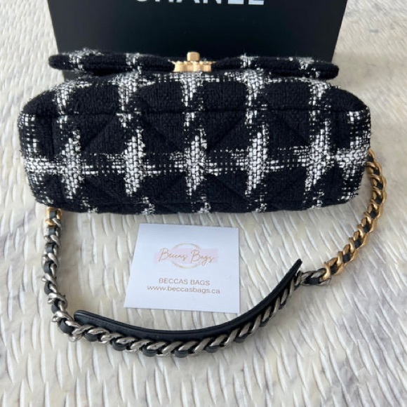 CHANEL 19 BAG (AUTHENTIC) - Picture 12 of 12